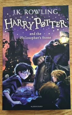 Rowling, J.K.: Harry Potter and the Philosopher's Stone